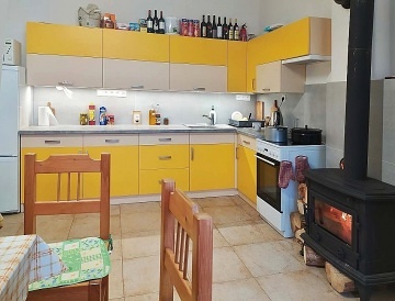 Chalupa s baz�nem - hrad Lipnice nad S�zavou