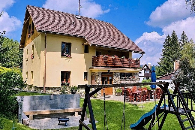 Rodinn� chalupa u Lipensk� p�ehrady - Kramol�n