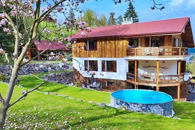 Chalupa u Ond�ejn�ku - baz�n a sauna - Lys� hora