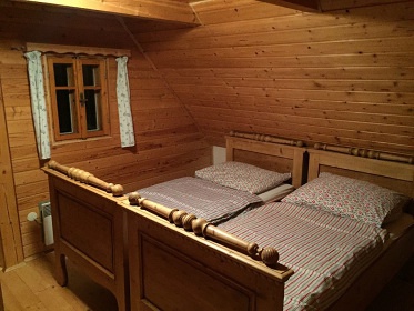 Polorouben� chalupa s baz�nem - Orlick� hory