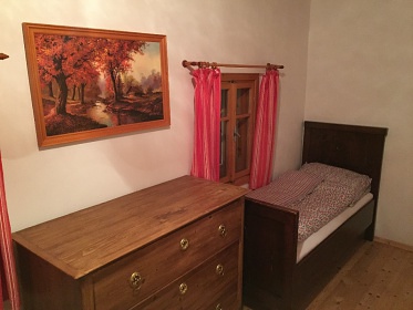 Polorouben� chalupa s baz�nem - Orlick� hory