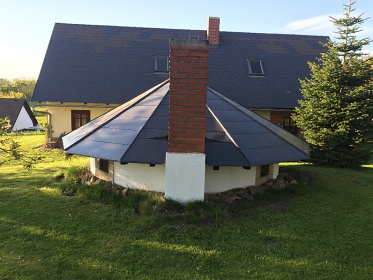 Polorouben� chalupa s baz�nem - Orlick� hory