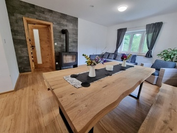 Chalupa s v��ivkou a rybn�kem - Rozhledna Bukovka