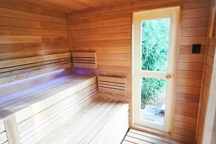 Roubenka ���rsk� vrchy - sauna a koupac� jez�rko