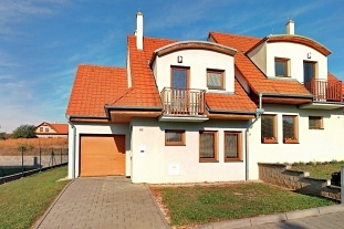 Nov� objekt: Chalupa s baz�nem - Lednicko-valtick� are�l 1M-231