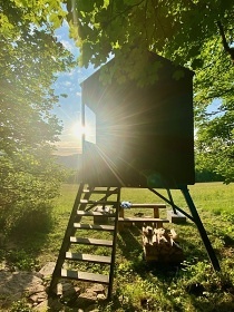 Glamping na Vyso�in� - posed u p�ehrady V�r