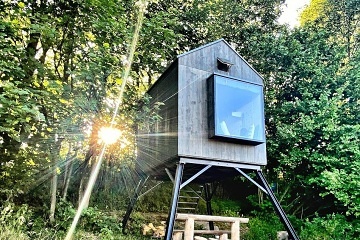 Glamping na Vyso�in� - posed u p�ehrady V�r