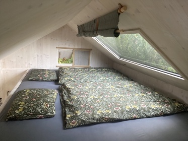 Glamping na Vyso�in� - posed u p�ehrady V�r