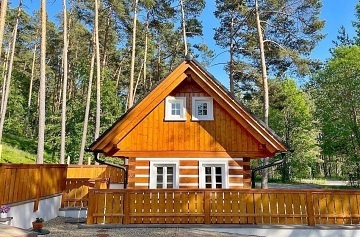 Roubenka u jezera - Lu�ick� hory - Je�t�d