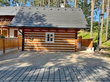 Roubenka u jezera - Lu�ick� hory - Je�t�d