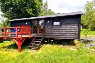 Glamping u rybníka - Maringotka Jizerské hory