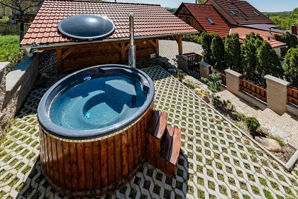 Chalupa sauna a vířivka - České středohoří - Úštěk