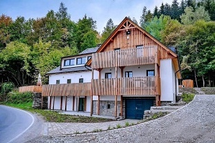 Chata Jesen�ky - koupac� jez�rko a sauna