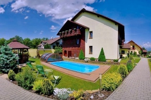 Rodinn� penzion s baz�nem - Dem�novsk� dolina