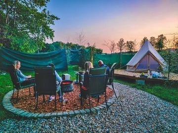 Glamping u lesa - Jiho�esk� maringotka - T�ebo�sko