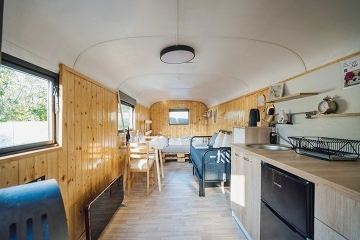 Glamping koupací jezírko a wellness - jižní Morava