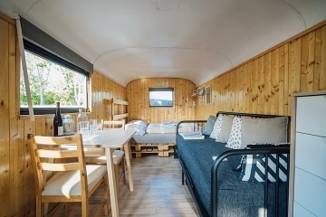 Glamping koupací jezírko a wellness - jižní Morava