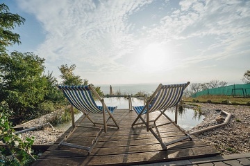 Glamping koupací jezírko a wellness - jižní Morava