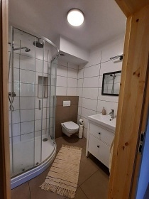 Chalupa sauna a kachlov� kamna - stezka Povyd��