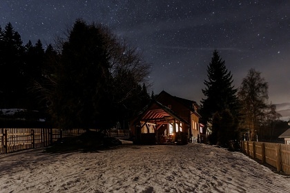 Chalupa sauna a kachlov� kamna - Povyd��