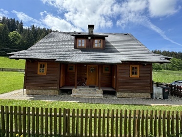 Valašská roubenka - Javorníky a Beskydy - Leskové