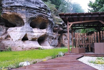 Wellness glamping u sk�ly - hrad Koko��n a Houska
