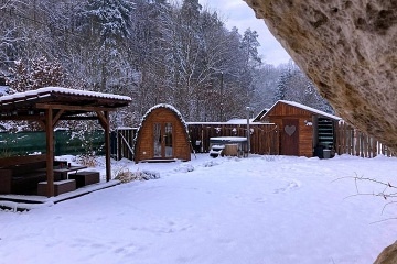 Wellness glamping u sk�ly - hrad Koko��n a Houska