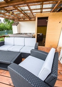 Chata u hradu Bouzov - sauna, vivka a jezrko