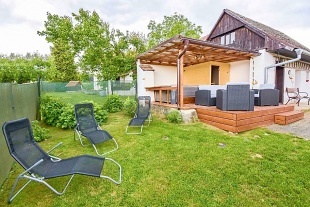 Chata u hradu Bouzov - sauna, vířivka a jezírko