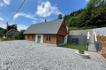 Roubenka s wellness a bazénem - Červená Voda