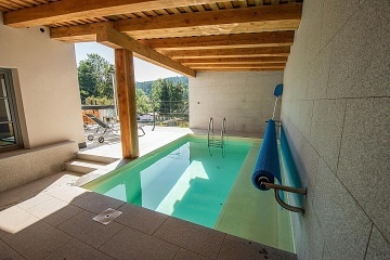 Roubenka s wellness a bazénem - Červená Voda