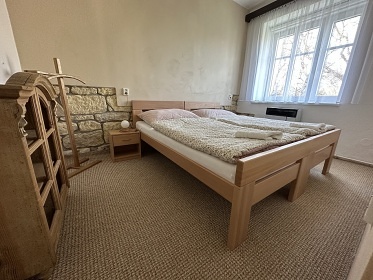 Chalupa s vnitřním bazénem - Toulovcovy Maštale