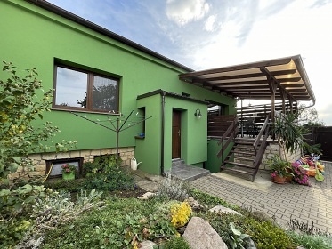 Chalupa bazn a zahrada - Velk Pavlovice