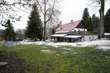 Chalupa s baz�nem - Ple�ivec - Kru�n� hory