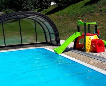 Chata s baznem na pat ern hory - Krkonoe