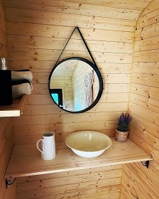 Glamping Jesen�ky - Maringotka - hrad Edel�tejn