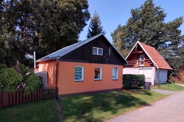 Chata u jezera a řeky Bečva - Hranice - Beskydy