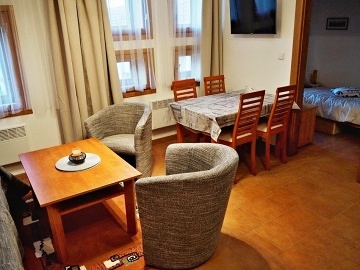 Chata a vinn sklep - Bulhary - CHKO Plava