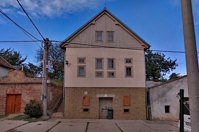 Chata a vinn sklep - Bulhary - CHKO Plava