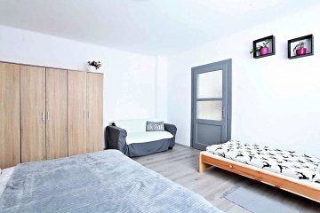 Chalupa s baz�nem - hrad Lipnice nad S�zavou