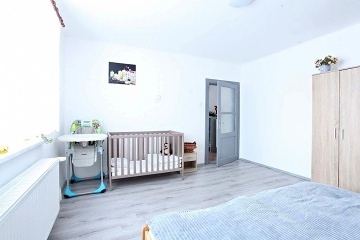 Chalupa s baz�nem - hrad Lipnice nad S�zavou