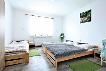 Chalupa s baz�nem - hrad Lipnice nad S�zavou