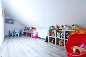 Chalupa s baz�nem - hrad Lipnice nad S�zavou