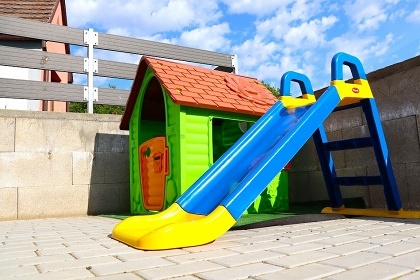 Chalupa s baz�nem - hrad Lipnice nad S�zavou