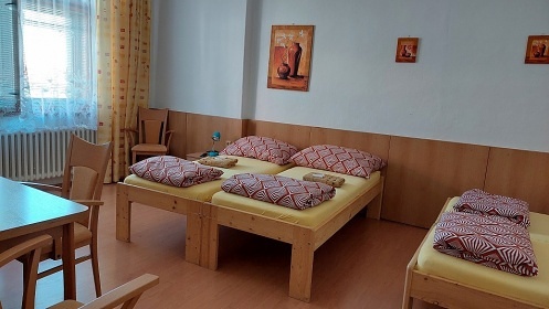 Chalupa s baz�nem - Toulovcovy Ma�tale