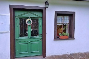 Roubenka Jedlov� hora - Tol�tejn - Lu�ick� hory