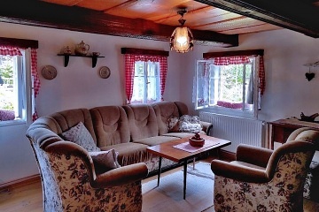 Roubenka Jedlov� hora - Tol�tejn - Lu�ick� hory