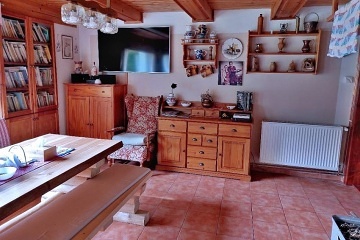 Roubenka Jedlov� hora - Tol�tejn - Lu�ick� hory