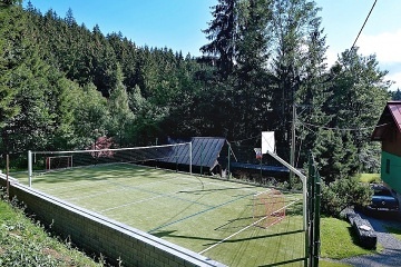 Chata s baznem - Pod Bukovinami - Beskydy