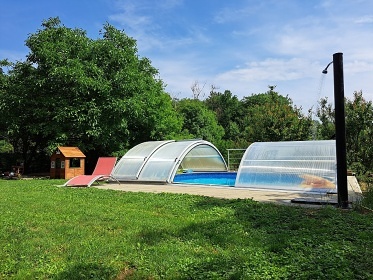 Chalupa s baz�nem - Podh��� Ch�ib� - Krom���